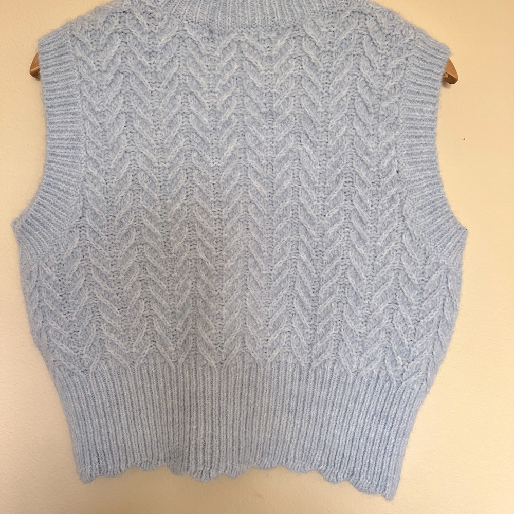 Zara vest size m NWT